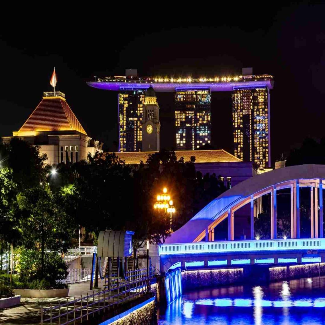 best places to watch the mbs light show